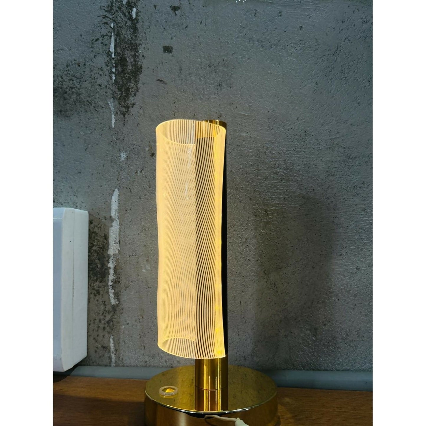 3D Illusion LED Vase Shape Decorative Table Lamp with Touch Control